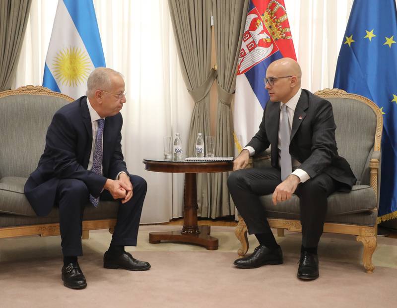 Strengthening political dialogue, economic cooperation with Argentina