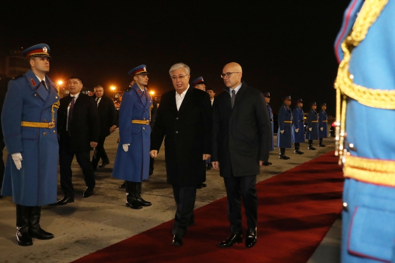 Vučević bids farewell to President of Kazakhstan at Belgrade airport