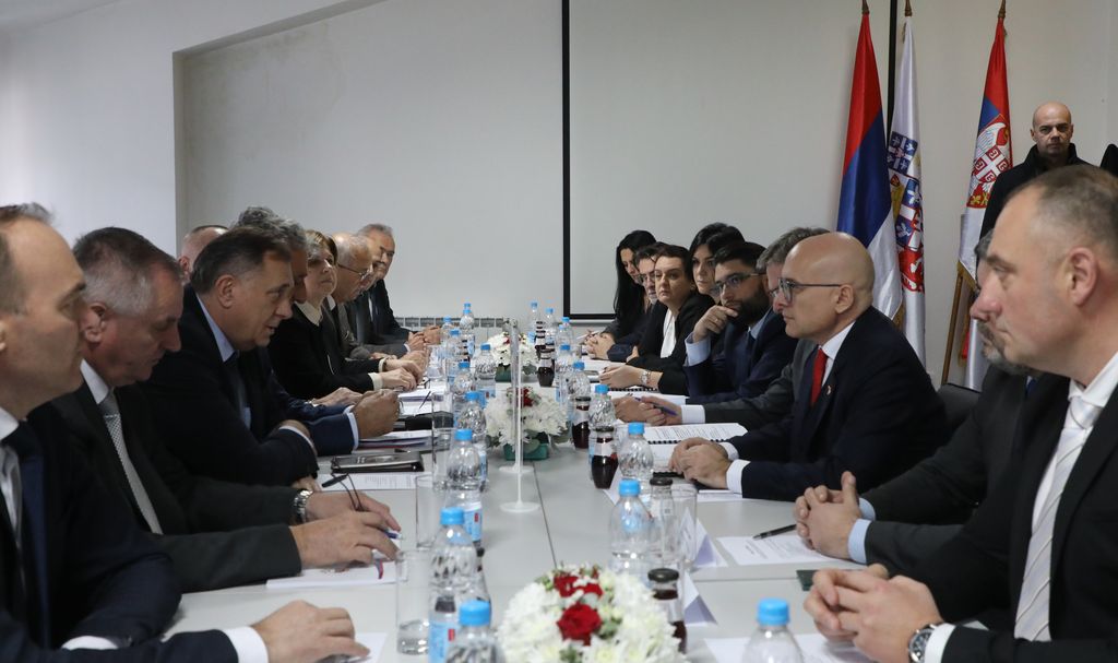 Prime Minister speaks with delegation of Republika Srpska