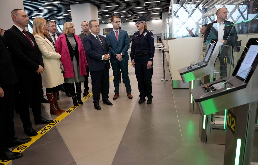 E-gate system commissioned at Nikola Tesla airport