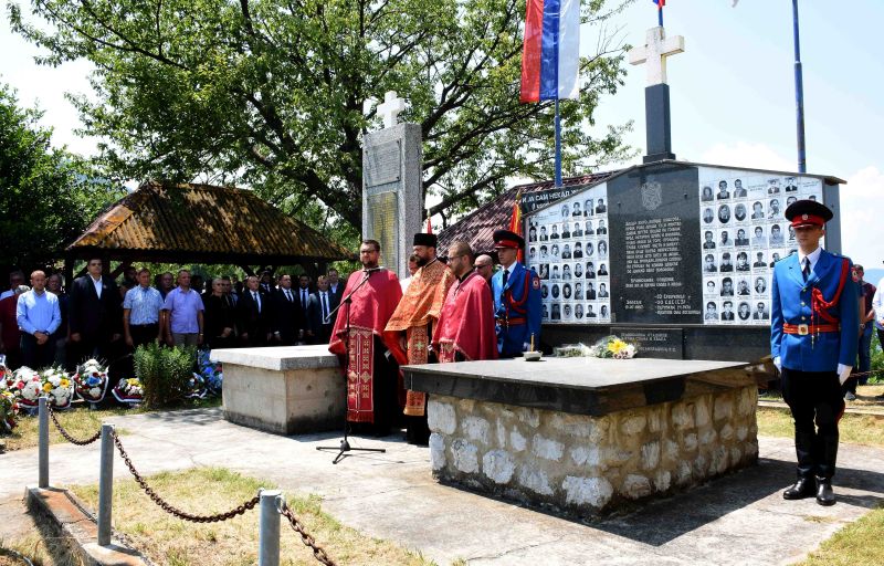 Вулин присуствовао обележавању 29-годишњице страдања Срба у Залазју