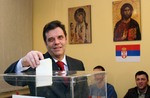 Коштуница гласао на парламентарним изборима