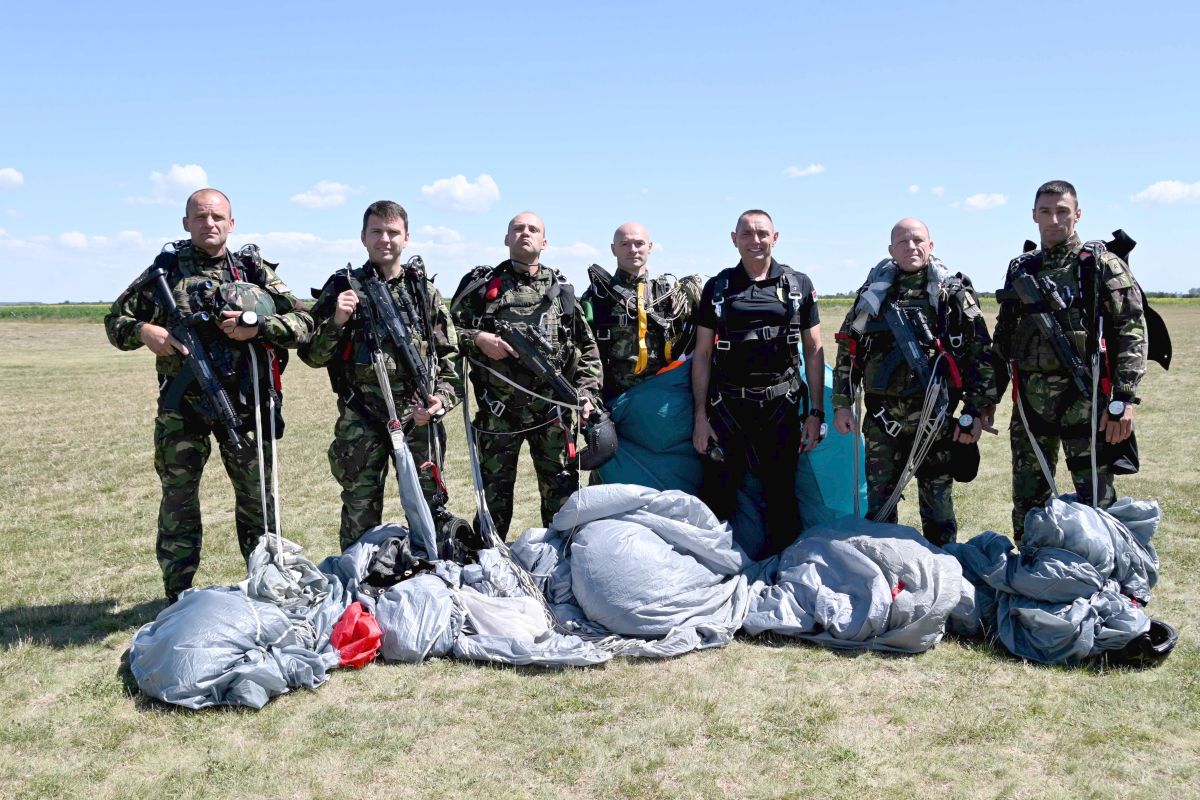 Ускоро најсавременија падобранска опрема за припаднике САЈ-а