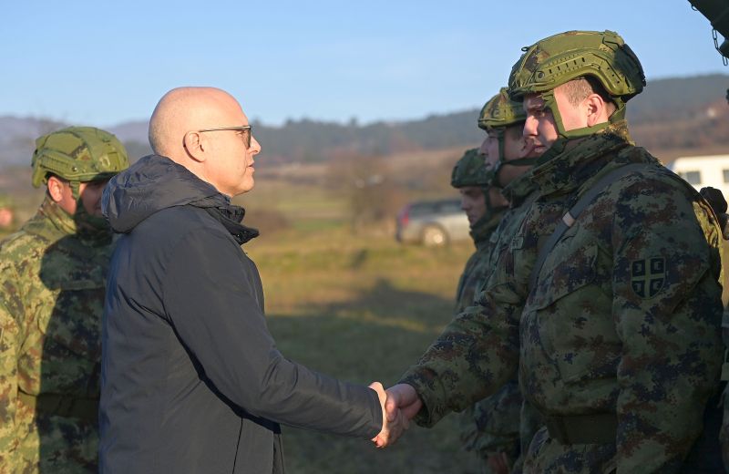 Вучевић обишао јединице Војске Србије у гарнизону Рашка