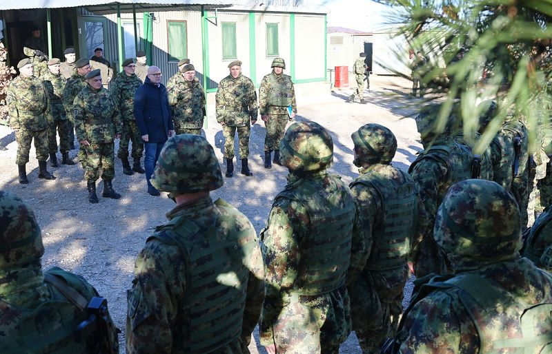 Вучевић посетио припаднике Војске Србије у Копненој зони безбедности