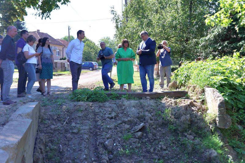 Влада у потпуности спремна да надокнади сву штету од поплава