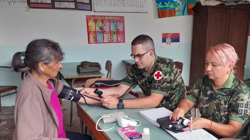 Војска Србије помаже грађанима Трговишта и Прокупља