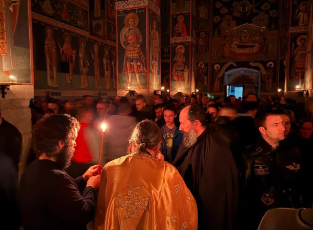 Председник Владе присуствовао божићној литургији у Ковиљу