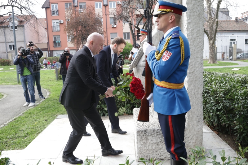 Поповић и Орешкин одали почаст страдалима у борби за ослобођење Београда